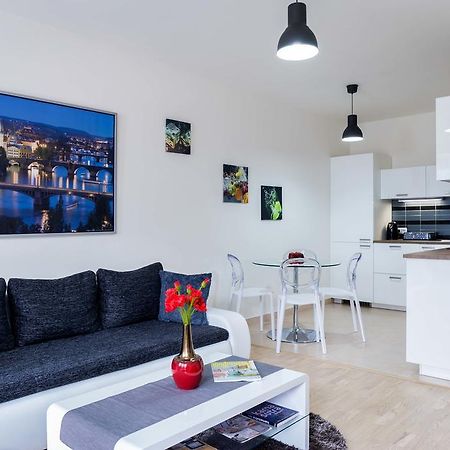 Kalina Apartment Praag Buitenkant foto