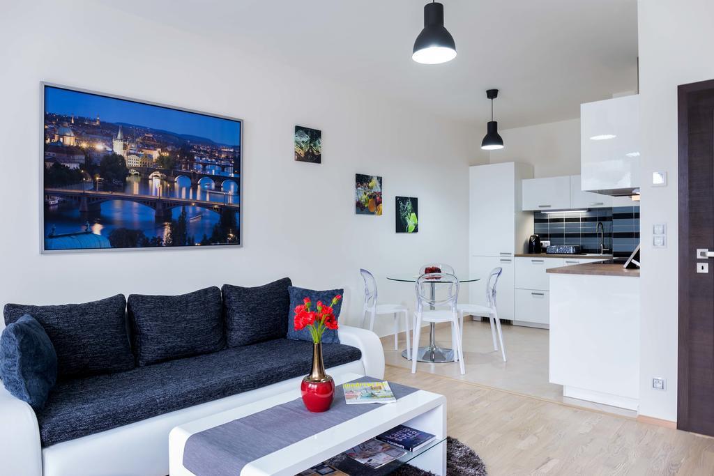 Kalina Apartment Praag Buitenkant foto