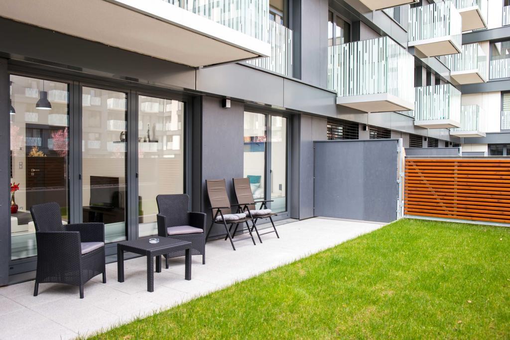 Kalina Apartment Praag Buitenkant foto