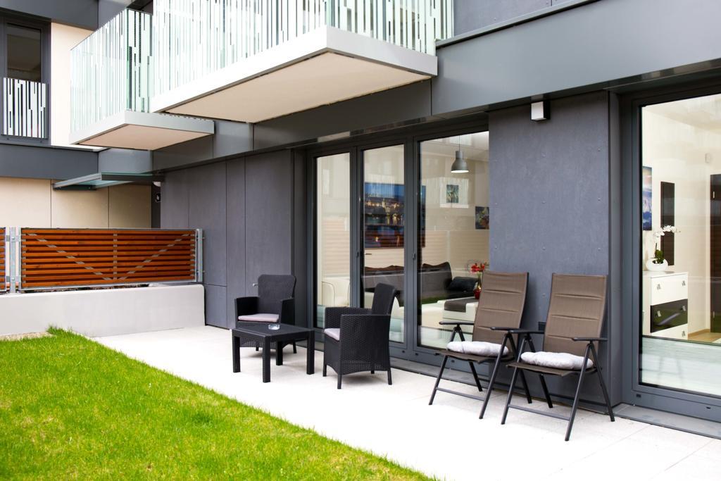 Kalina Apartment Praag Buitenkant foto