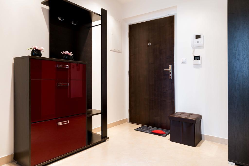 Kalina Apartment Praag Buitenkant foto