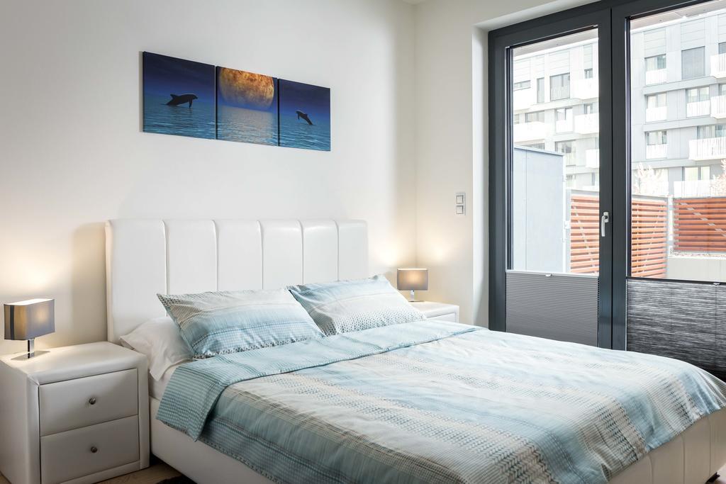 Kalina Apartment Praag Buitenkant foto