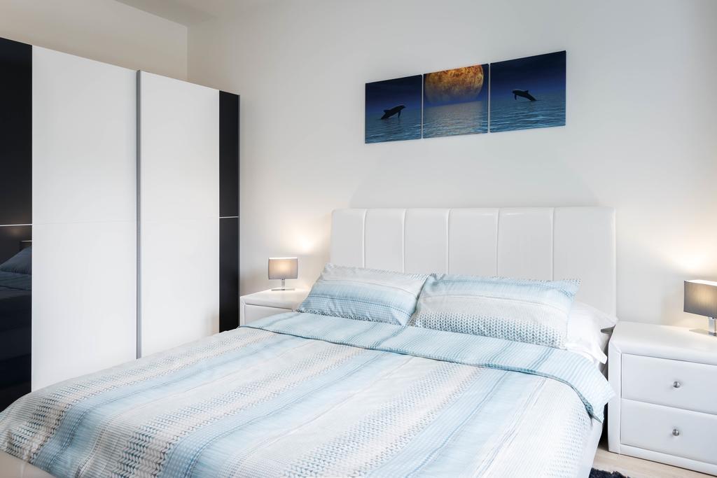 Kalina Apartment Praag Buitenkant foto